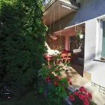 Kameleon Apartmanhaz Ev Toeltessel Balatonszárszó