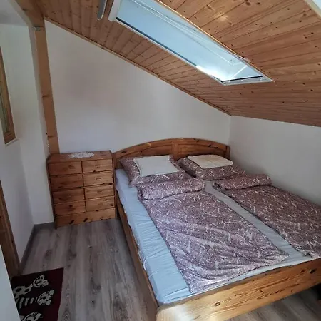 Kameleon Apartmanhaz Ev Toeltessel 公寓 *