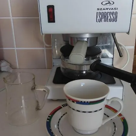 アパート Kameleon Apartmanhaz Ev Toeltessel