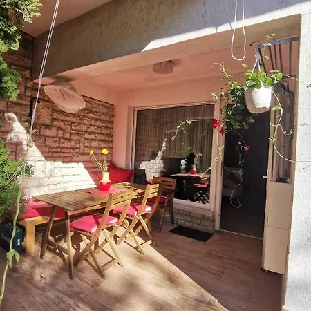 Kameleon Apartmanhaz Ev Toeltessel 公寓 *