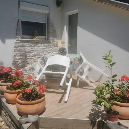 아파트 Kameleon Apartmanhaz Ev Toeltessel Balatonszárszó