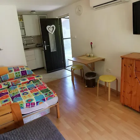 Apartment Kameleon Apartmanhaz Ev Toeltessel *