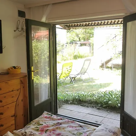 Kameleon Apartmanhaz Ev Toeltessel