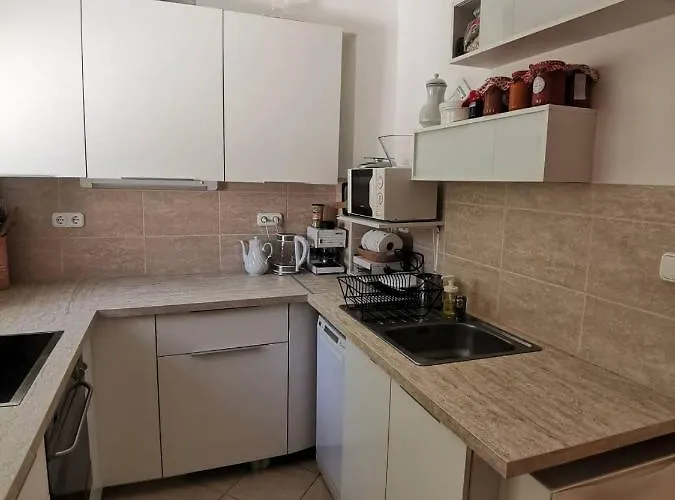 Kameleon Apartmanhaz Ev Toeltessel *