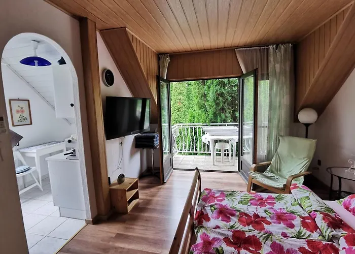 아파트 Kameleon Apartmanhaz Ev Toeltessel Balatonszárszó