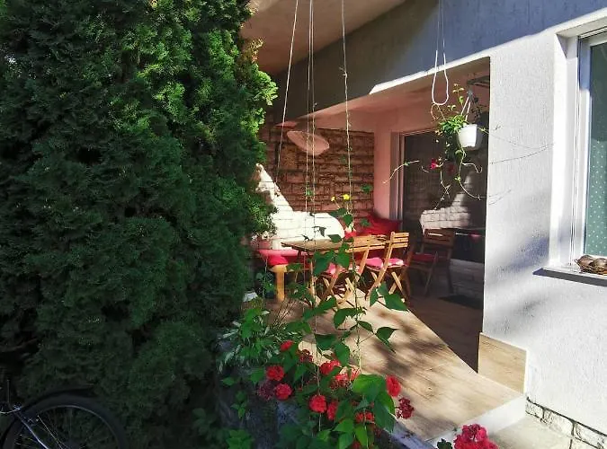 Kameleon Apartmanhaz Ev Toeltessel Balatonszárszó