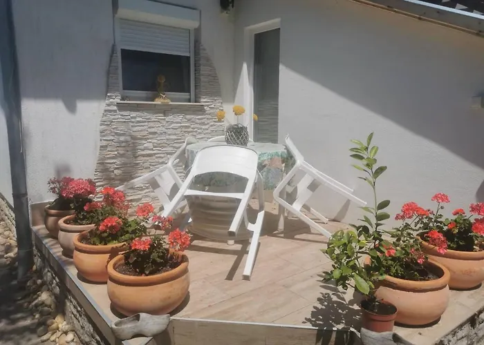 Apartment Kameleon Apartmanhaz Ev Toeltessel Balatonszemes